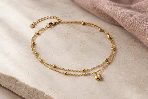 Bracelet de cheville doré à deux rangs de chaîne à boules avec un petit pendentif en forme de cœur